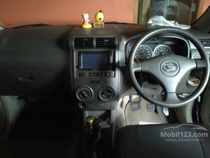 2010 Daihatsu Xenia Li DELUXE MPV