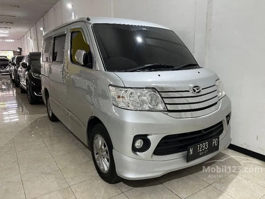 2022 Daihatsu Luxio X Van
