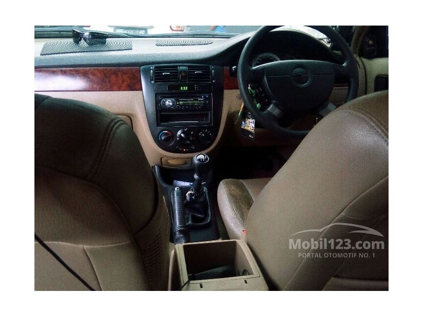 2004 Chevrolet Optra LT Sedan