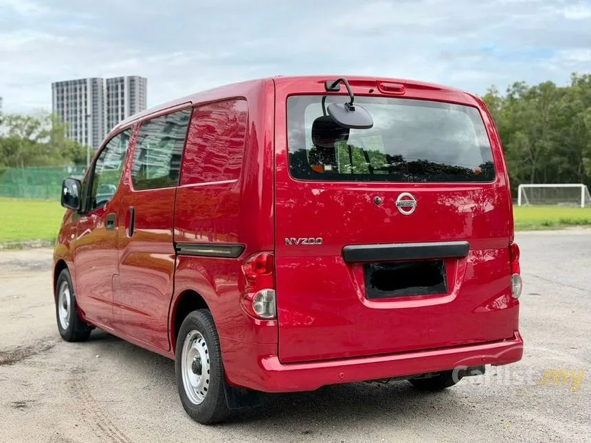 2016 Nissan NV200 Semi Panel Van