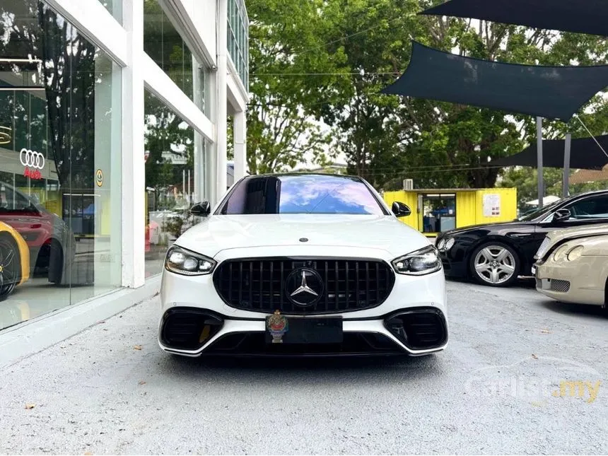 2022 Mercedes-Benz S580e Sedan