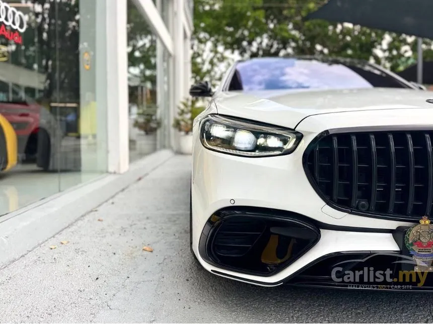 2022 Mercedes-Benz S580e Sedan