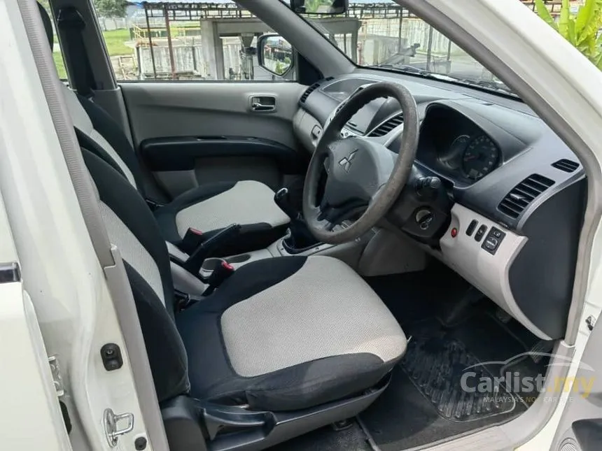 2011 Mitsubishi Triton Lite Pickup Truck