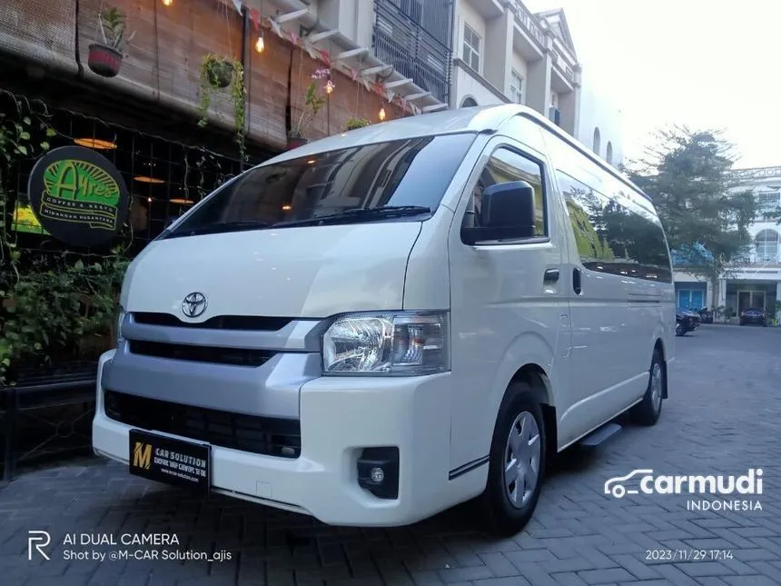 2024 Toyota Hiace Commuter Van Wagon