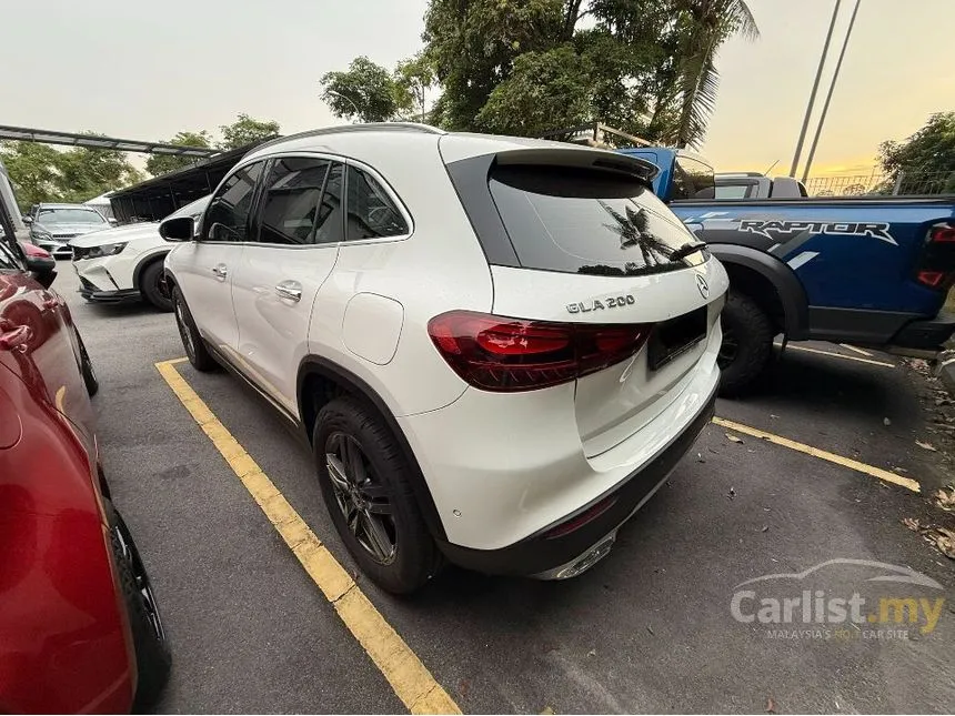 2024 Mercedes-Benz GLA200 Progressive Line SUV