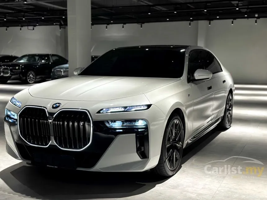 2025 BMW i7 xDrive60 M Sport Sedan