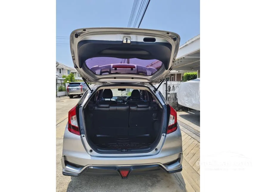 2018 Honda JAZZ V Hatchback