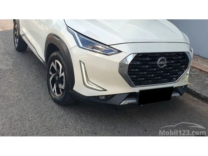 2023 Nissan Magnite Premium (2 Tone) SUV