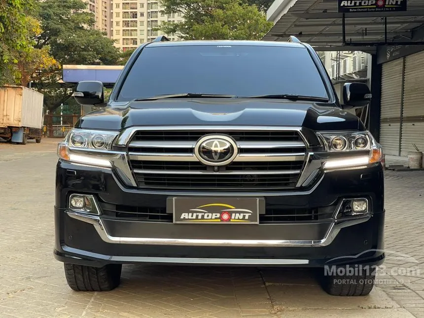 Jual Mobil Toyota Land Cruiser 2019 VX