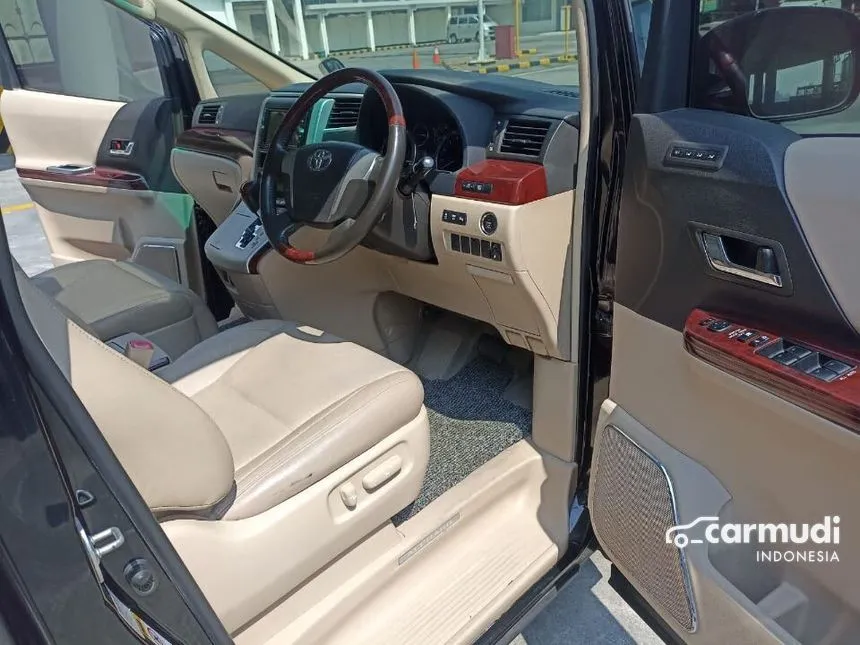 2011 Toyota Alphard G MPV