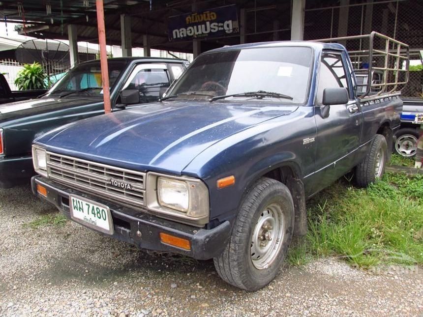 Toyota Ln 1982 40 2.2 In ภาคเหนือ Manual Pickup สีน้ำเงิน For 55,000 