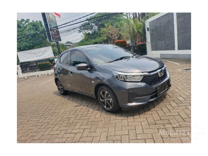 Jual Mobil Honda Brio 2024 E Satya 1.2 di Banten Manual Hatchback Abu