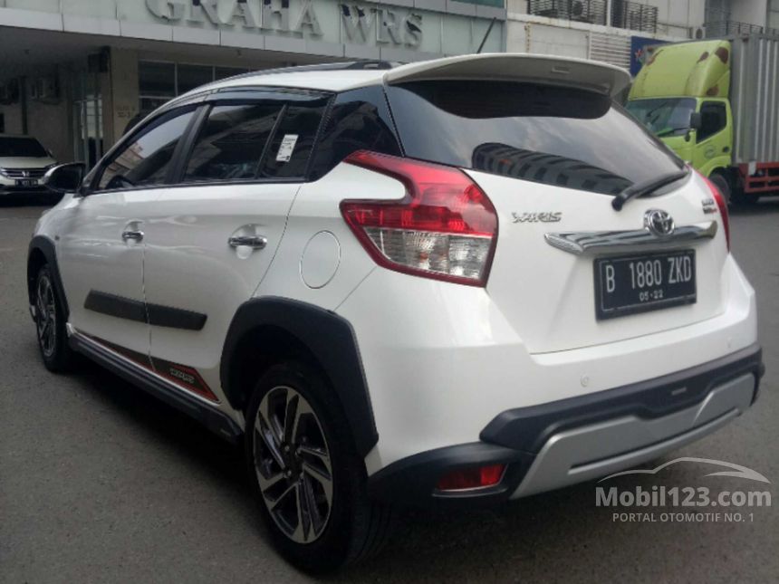 Jual Mobil  Toyota  Yaris  2019  TRD Sportivo Heykers 1 5 di 