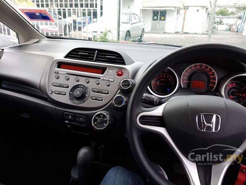 2013 Honda Jazz i-VTEC Hatchback