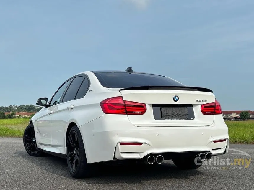 2019 BMW 330e M Sport Sedan