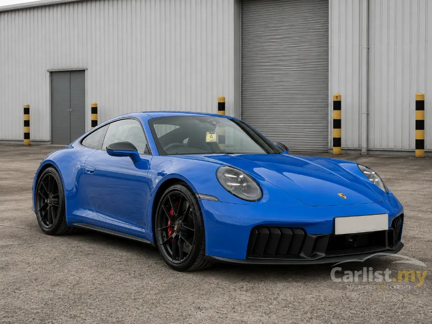 2025 Porsche 911 Carrera 4 GTS Coupe