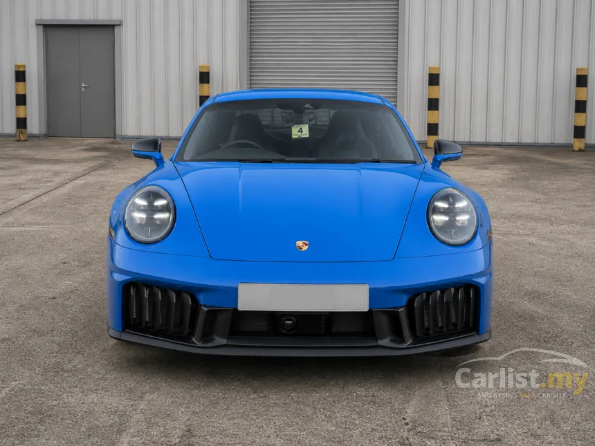 2025 Porsche 911 Carrera 4 GTS Coupe