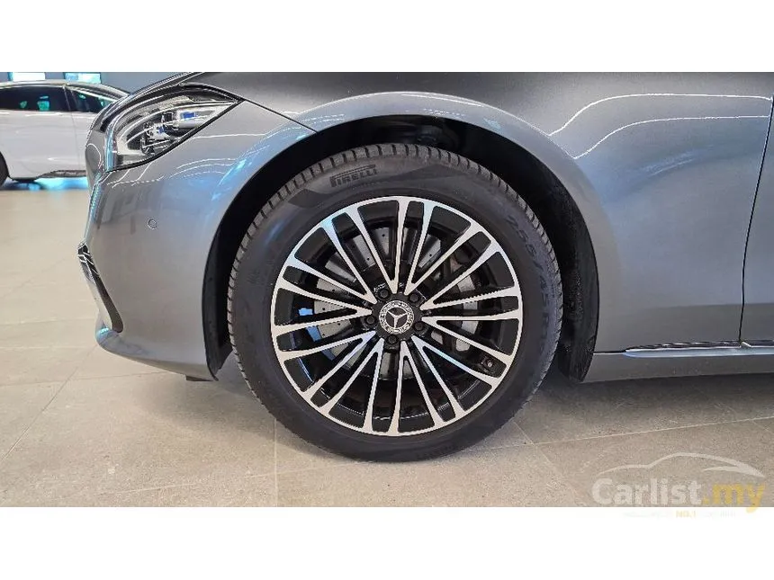 2022 Mercedes-Benz S580e Sedan