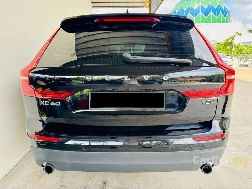 2018 Volvo XC60 T5 Momentum SUV