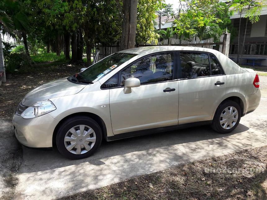 Nissan tiida latio 2010