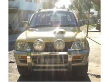2002 Mitsubishi Storm 2.5 L200 Pickup Truck