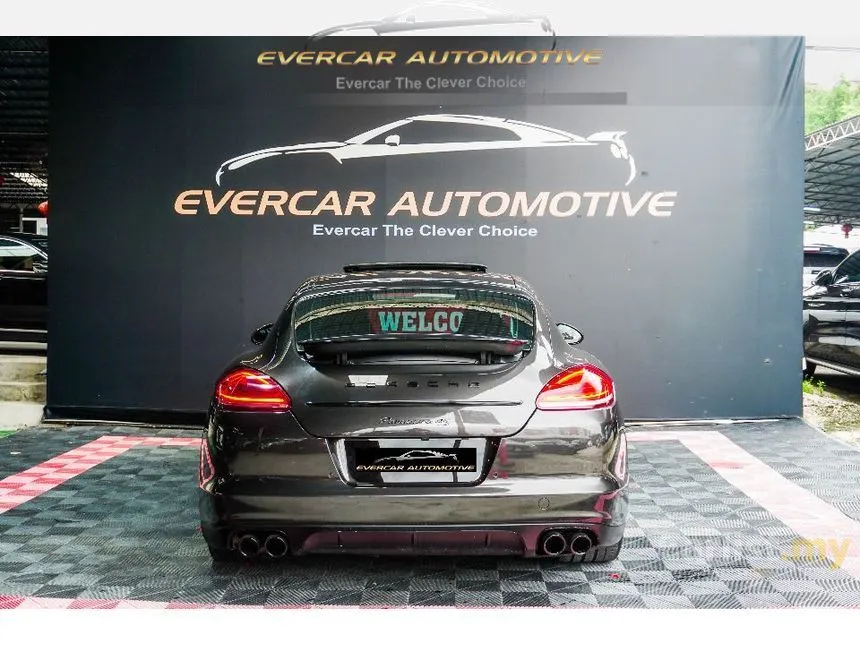 2011 Porsche Panamera 4S Hatchback