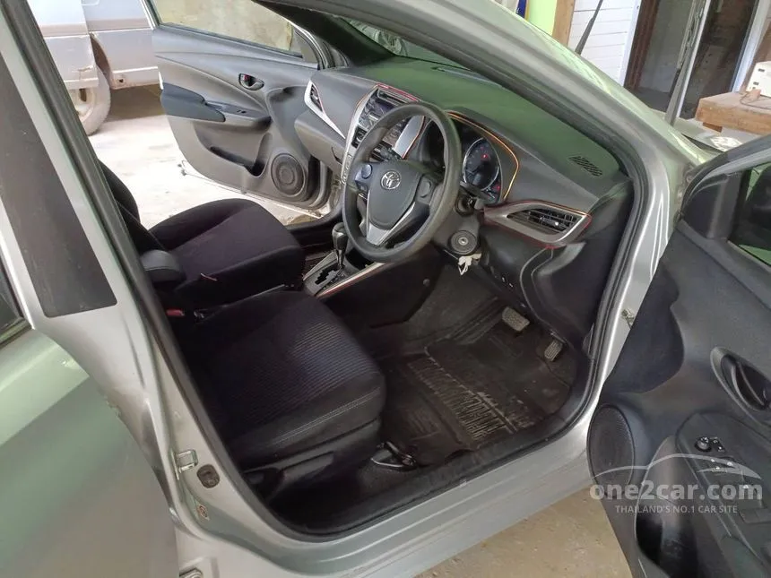 2018 Toyota YARIS E Hatchback