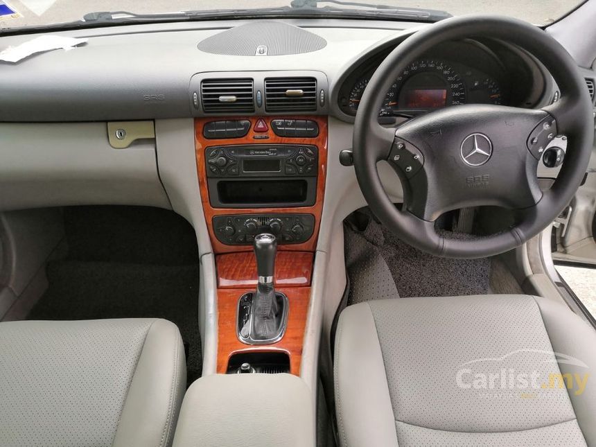 2002 Mercedes-Benz C200K Elegance Sedan