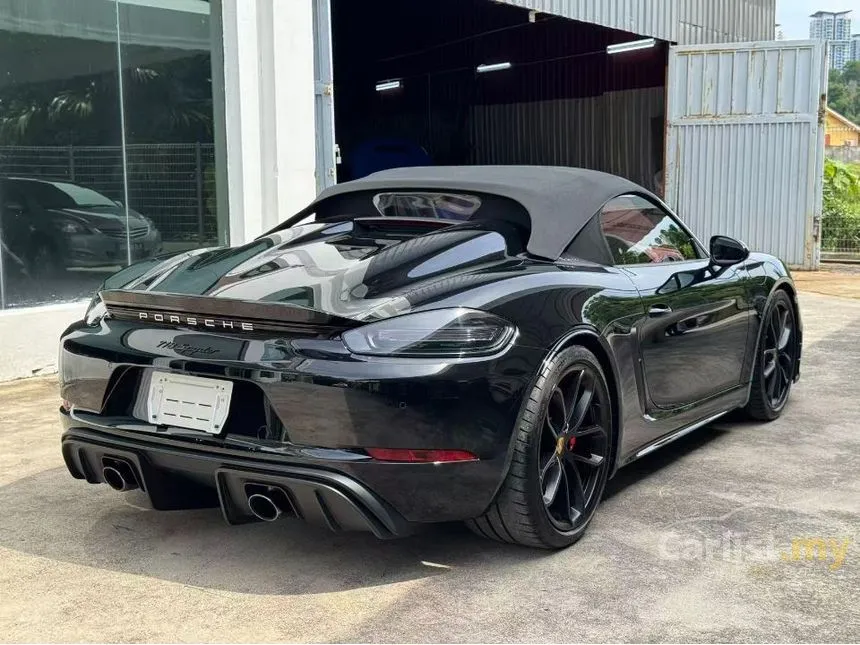 2022 Porsche 718 Cayman GT4 Coupe