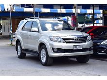 2011 Toyota Fortuner 2.7 (ปี 12-15) V Wagon