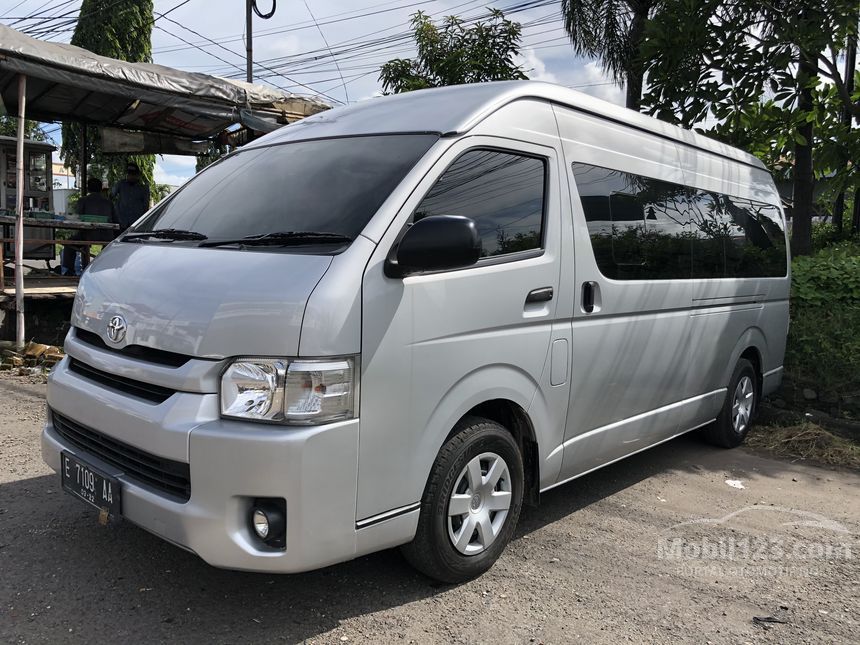 Toyota hiace 2016