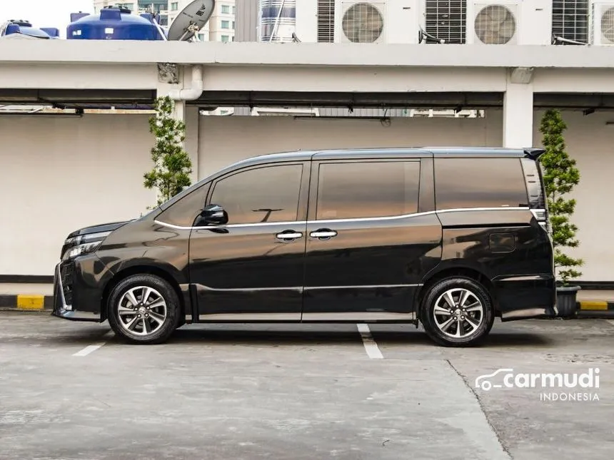 2019 Toyota Voxy MPV