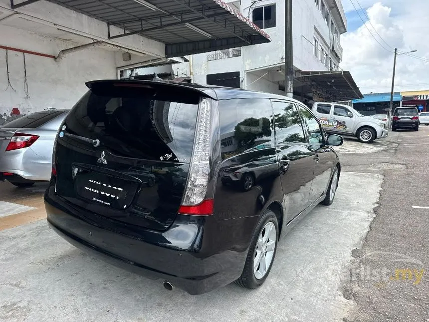 2008 Mitsubishi Grandis MPV