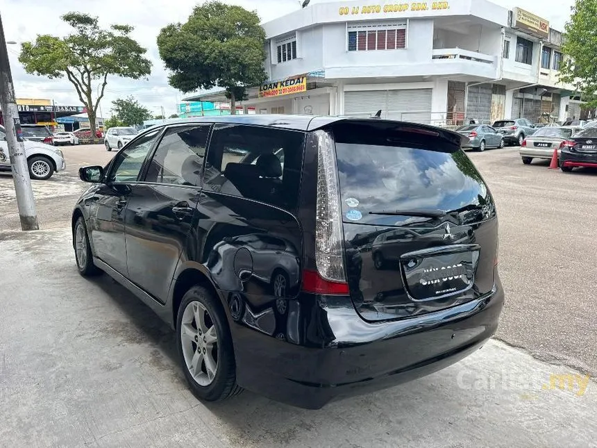 2008 Mitsubishi Grandis MPV