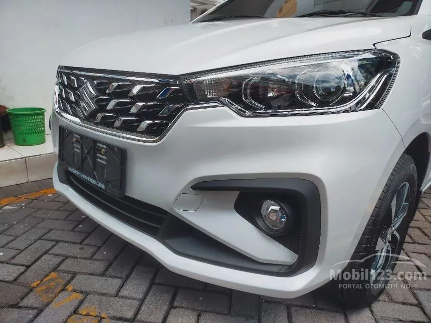 Jual Mobil Suzuki Ertiga 2023 GX Hybrid 1.5 di Jawa Timur Automatic MPV Putih Rp 180.000.000