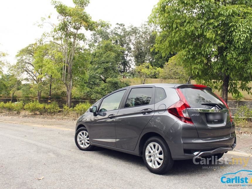 Honda Jazz 2018 Hybrid 1.5 in Kuala Lumpur Automatic 