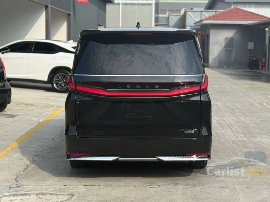 2025 Lexus LM 500h Version L 6 Seater MPV