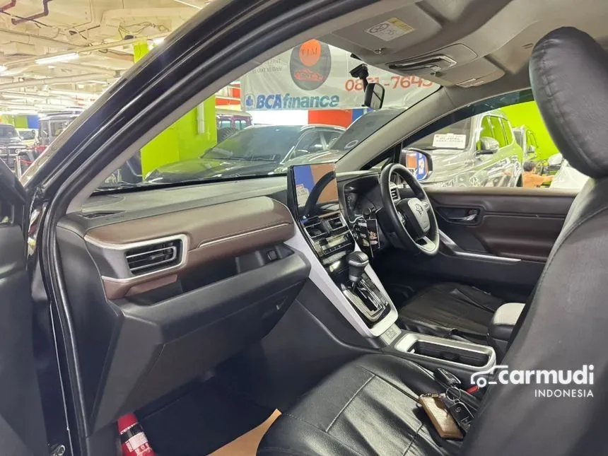 2024 Toyota Kijang Innova Zenix V (Non Premium Color) MPV