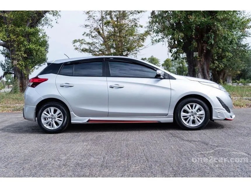 2019 Toyota YARIS E Hatchback