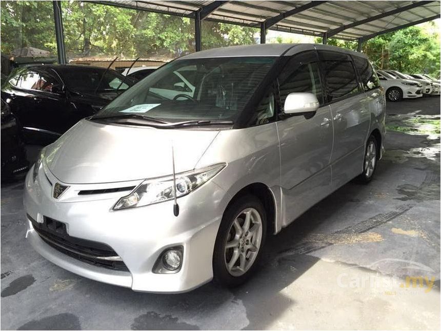 Toyota estima 2011