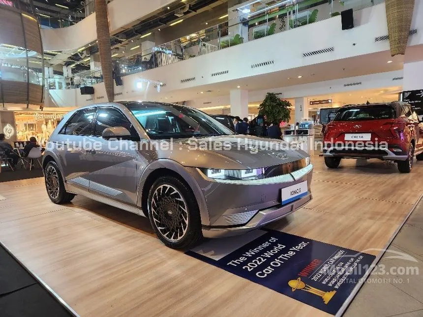 Jual Mobil Hyundai IONIQ 5 2023 Long Range Signature di DKI Jakarta Automatic Wagon Silver Rp 725.000.000