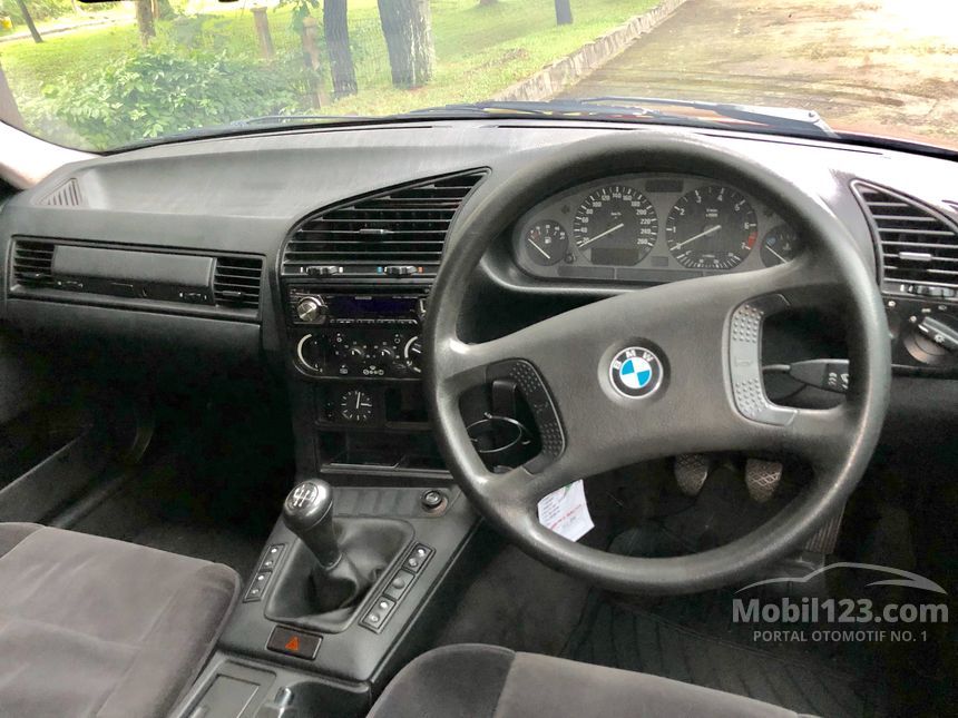 Jual Mobil  BMW  320i  1994 E36 2 0 Manual 2 0 di Jawa Barat 