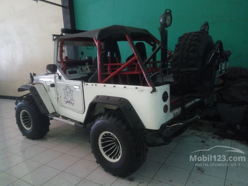 Jual Mobil  Toyota Hardtop  1977 Fj40 4 2 Manual 4 2 di Jawa  