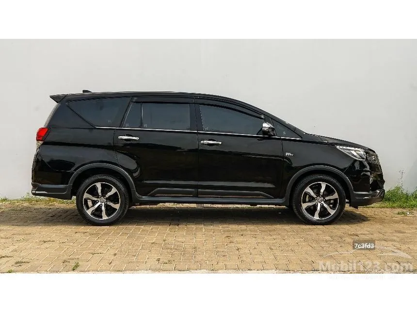 2021 Toyota Kijang Innova Venturer MPV