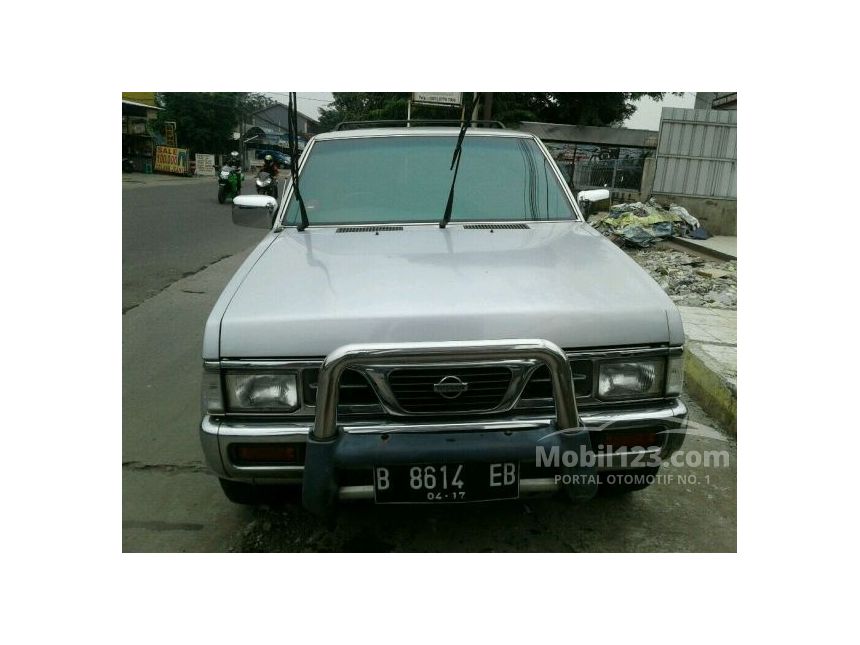 Jual Mobil  Nissan  Terrano 2002 Grandroad XTR 2 4 di Jawa 