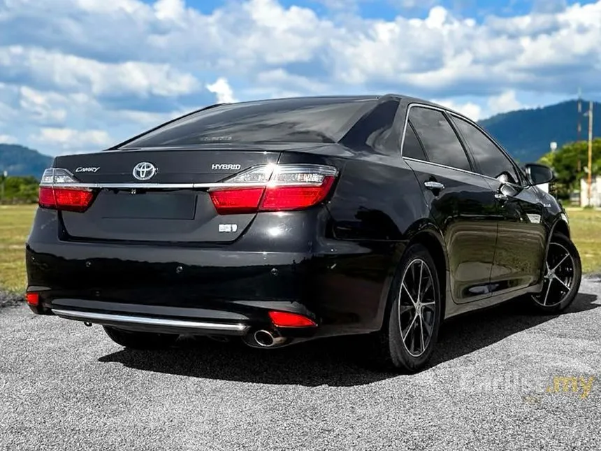 2015 Toyota Camry Hybrid Sedan