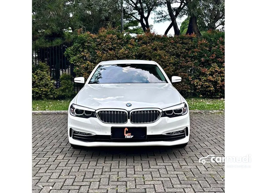 2018 BMW 530i Luxury Sedan