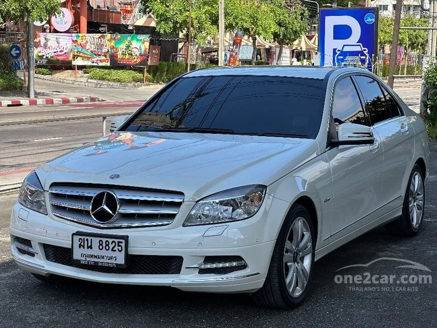 2011 Mercedes-Benz C200 CGI BlueEFFICIENCY Sedan