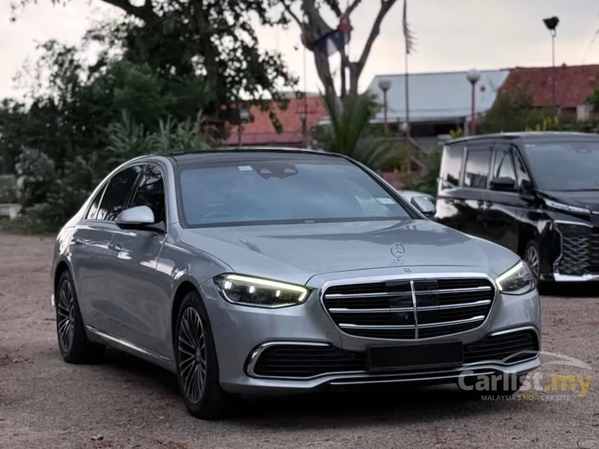 2022 Mercedes-Benz S580e Sedan