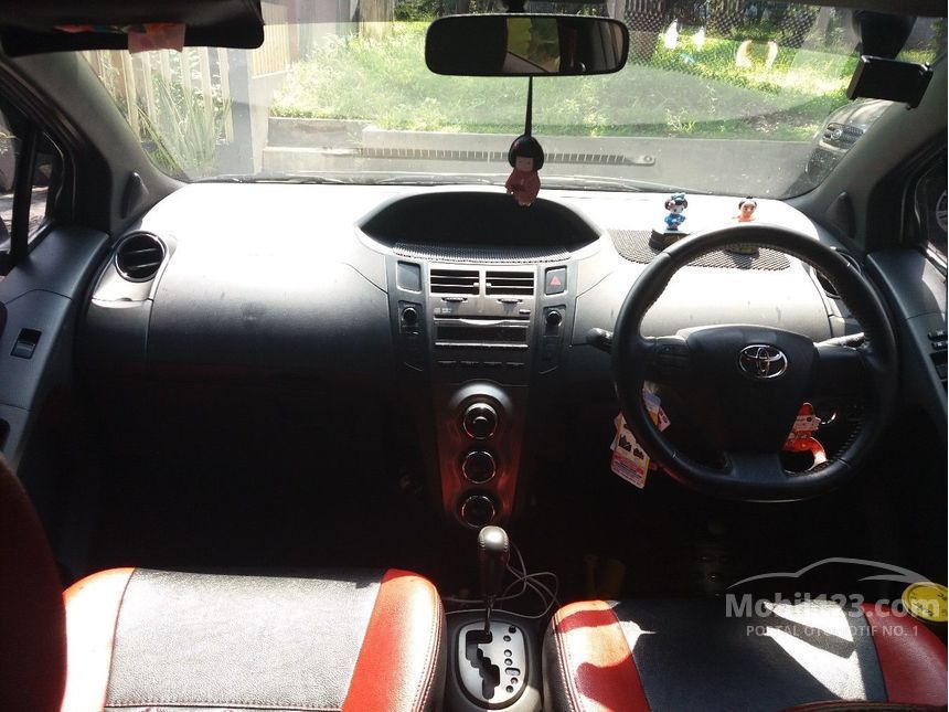 2013 Toyota Yaris S Hatchback
